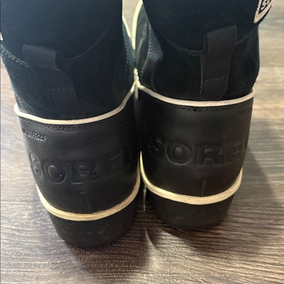 Sorel Women's Black Fur-Lined Winter Boots - Picture 4 of 6